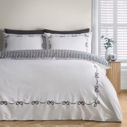 Catherine Lansfield Bow Embroidery King Duvet Cover and Pillowcase Set in Black and White (Duvet Cover: 180 x 200 cm, Pillowcase: 50 x 75 cm)