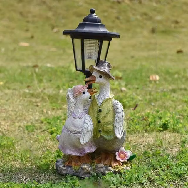 Quipulse Solar Vintage Duck Lantern in White