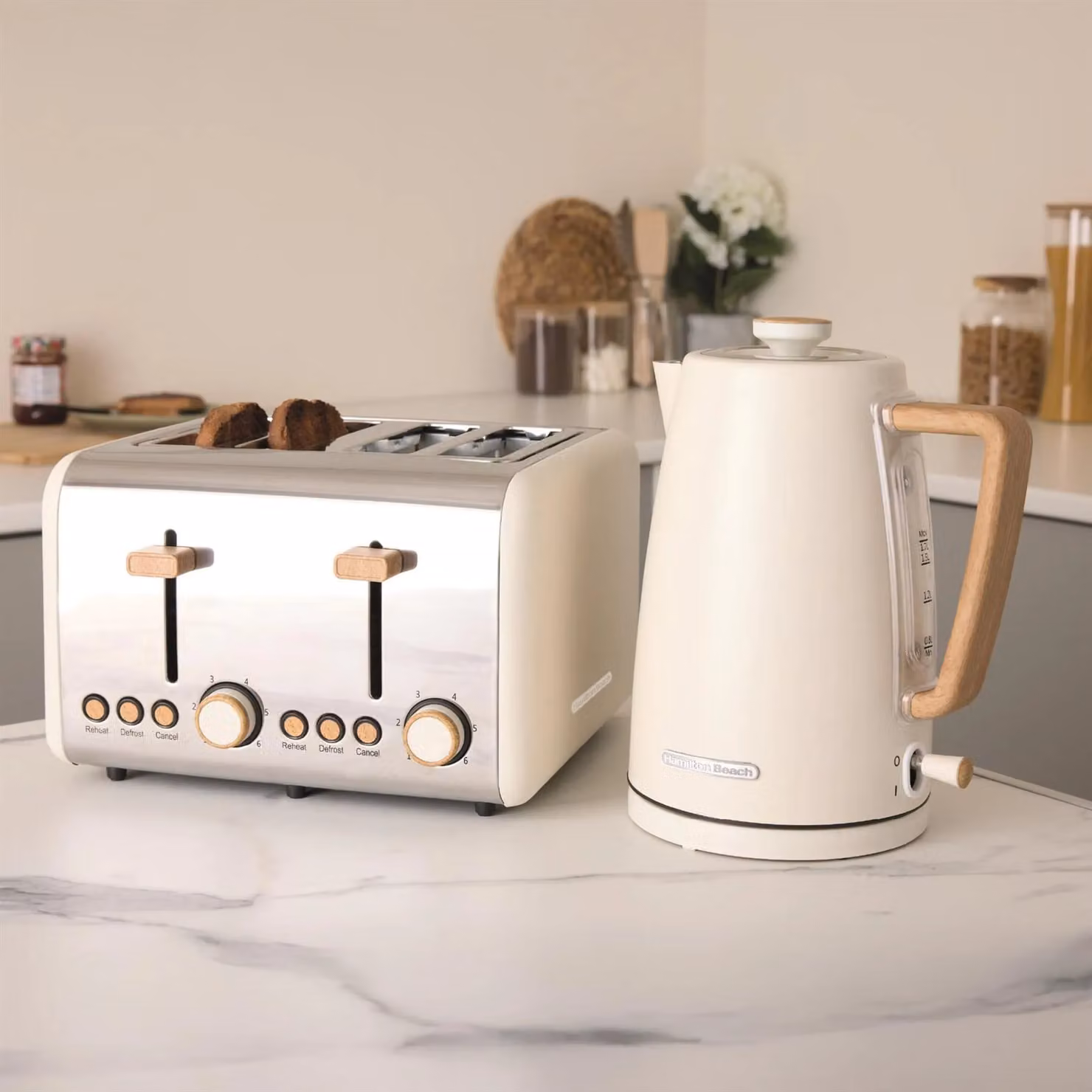 Hamilton Beach Scandi Kettle and Toaster Set in Beige Stainless Steel – 1