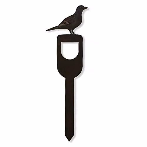 rwnorfolk Rusty Metal Blackbird on a Spade Garden Ornament in Black and Brown