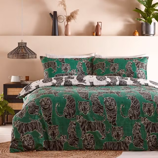 Make it a Home Reversible Graphic Animal Print Duvet Cover Set, Green, 140 x 200 cm