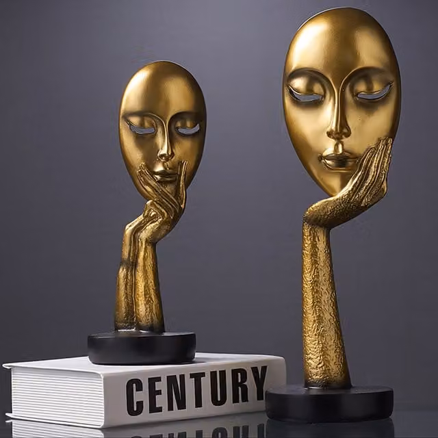 Livingandhome Creative Thinking Face Figurine Sculpture, Gold, Height: 29 cm