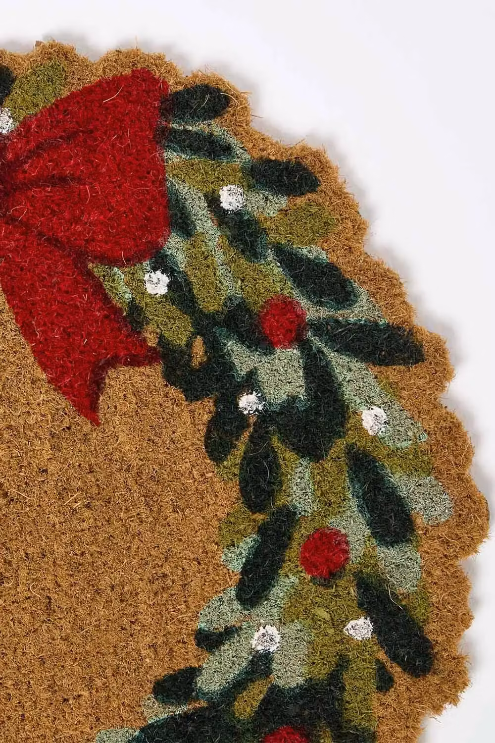 Homescapes Christmas Wreath Round Coir Doormat in Green and Red, W/D: 50 x 50 cm – 2