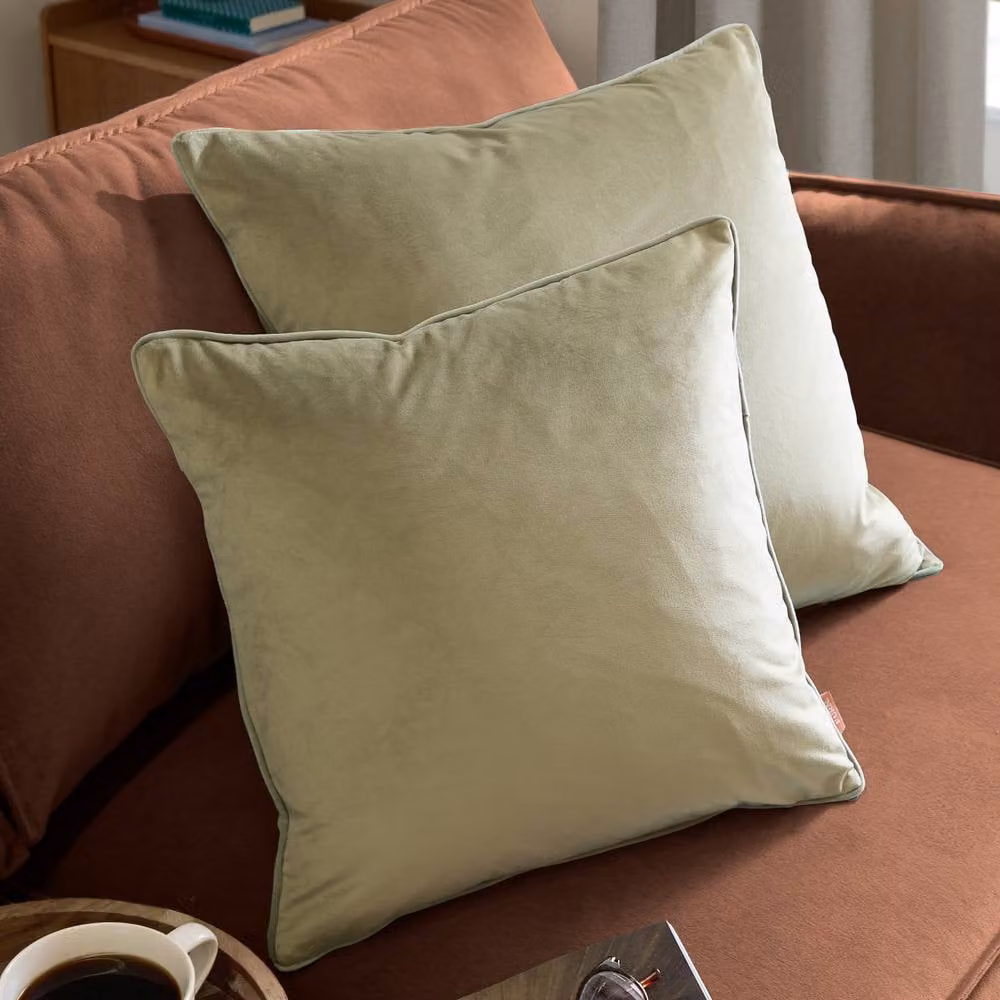 furn Meridian Velvet Square Cushion in Green, W/D/H: 55 x 55 x 55 cm – 3