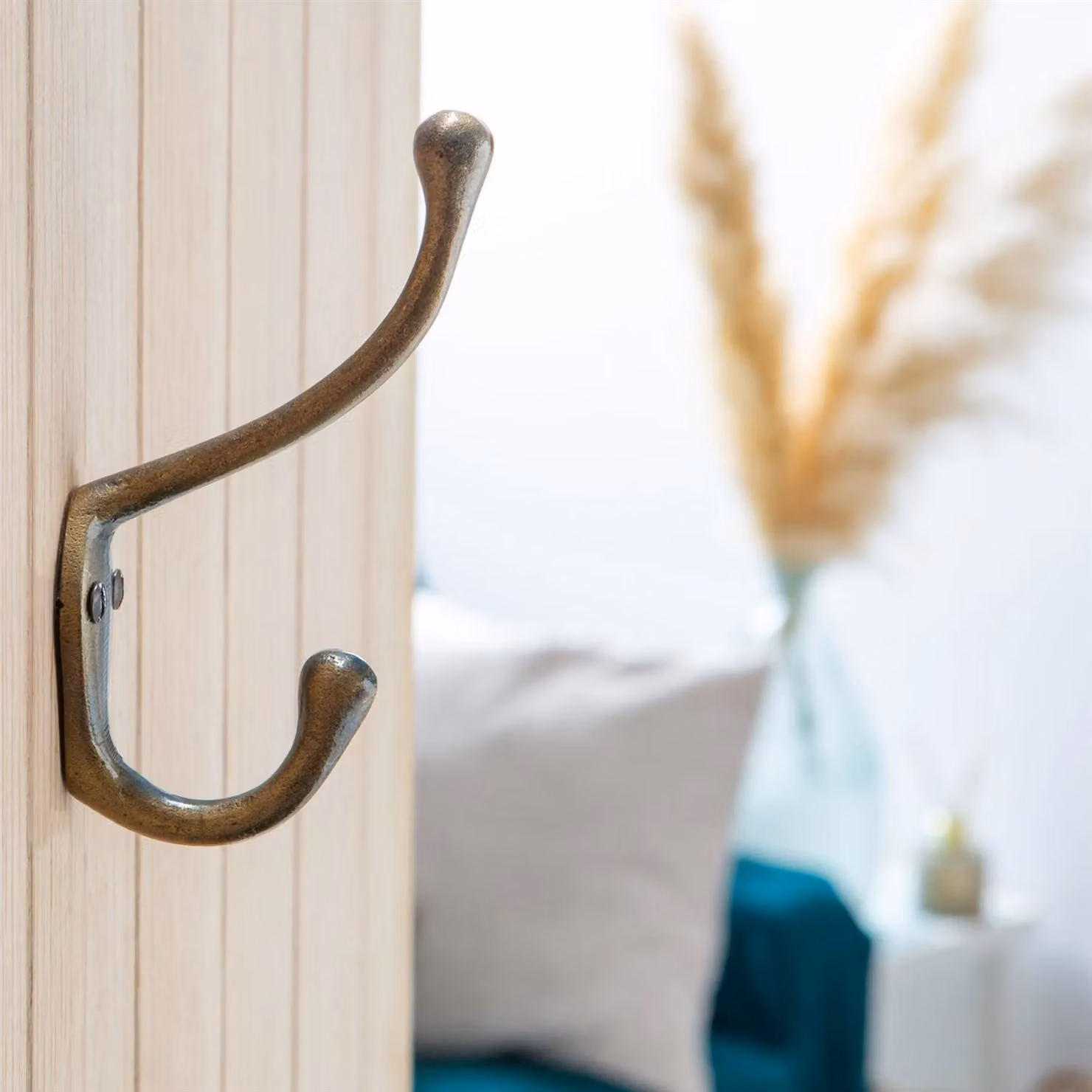 Hammer and Tongs Brass Narrow Hat and Coat Hook, Pack of 5, Height: 140 mm – 5