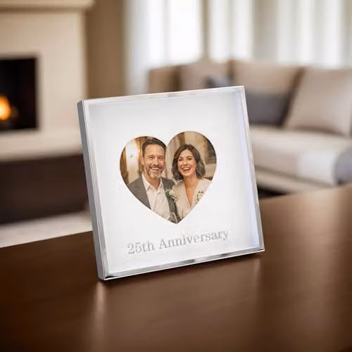 Happy Homewares Modern Heart Photo Frame in Silver for 4x4 Pictures – 3