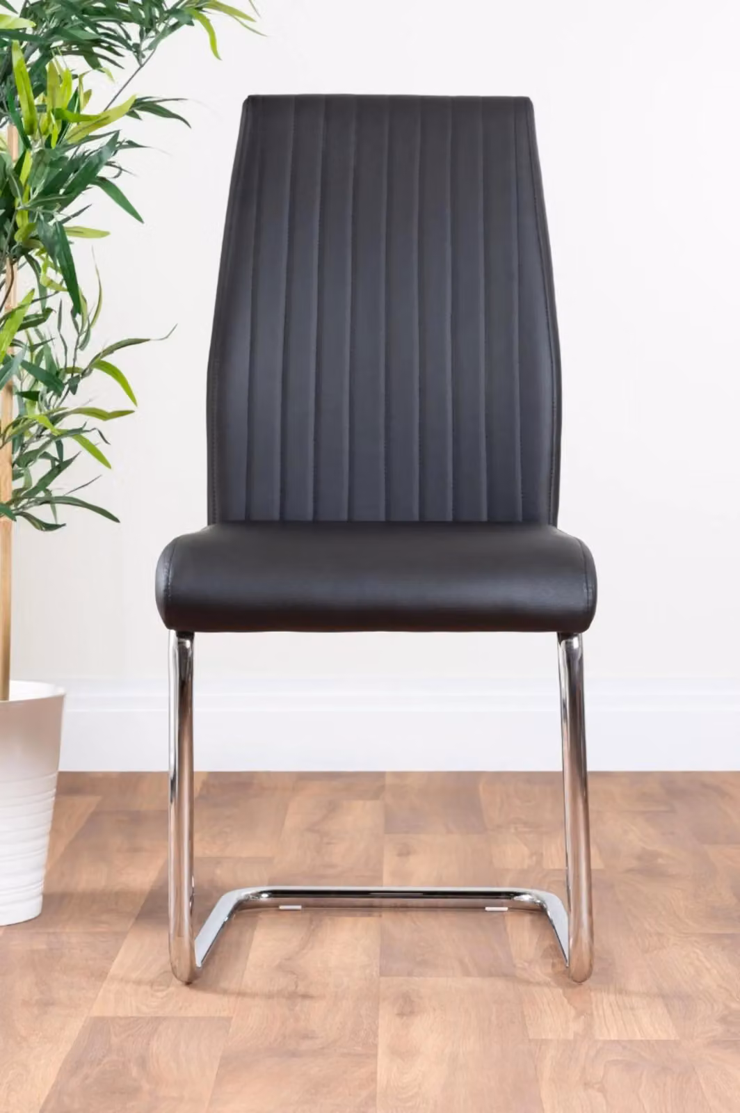 FurnitureboxUK Selina Round Glass and Chrome Dining Table and Lorenzo Chairs Set in Black – 4