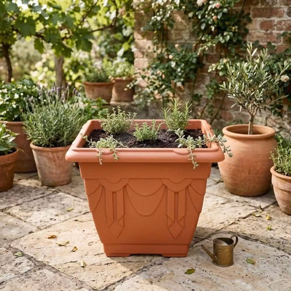 Kelvenix Terracotta Venetian Square Planter in Brown, 30 cm – 2