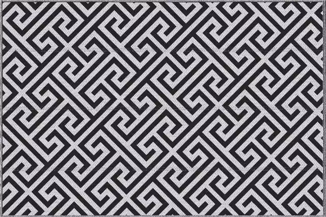 Outsunny Reversible Geometric Outdoor Rug in Black and White, W: 152 cm, D: 243 cm – 1