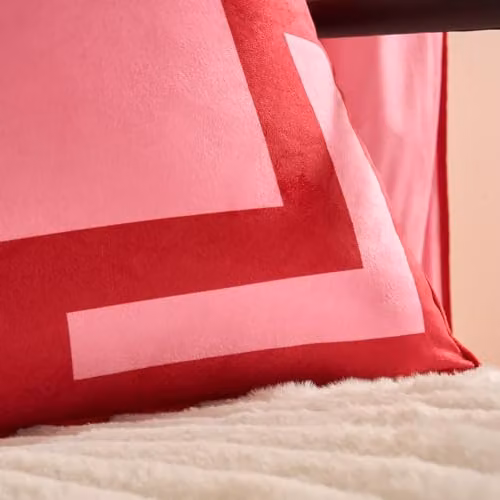 OHS 2 Pack Square Print Matte Velvet Decorative Cushion Covers in Pink and Red, W/D/H: 45 x 45 x 45 cm – 2