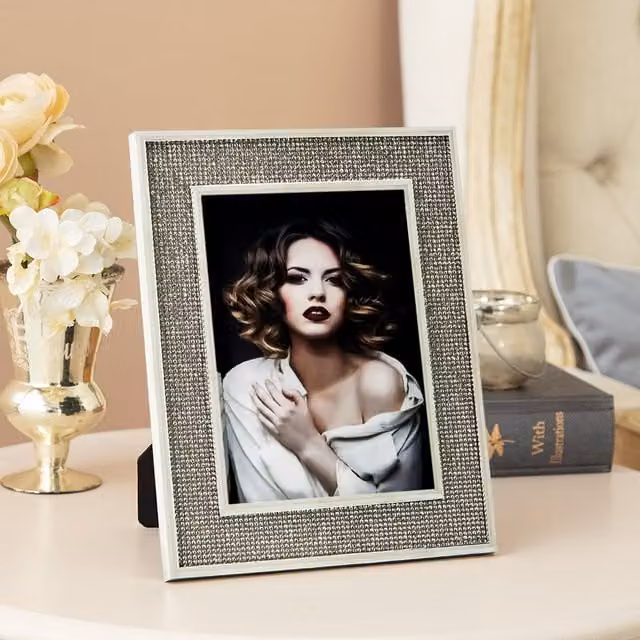 Livingandhome Sparkling Edge Silver Rectangular Photo Frame with Diamonds, W/H: 18 x 13 cm