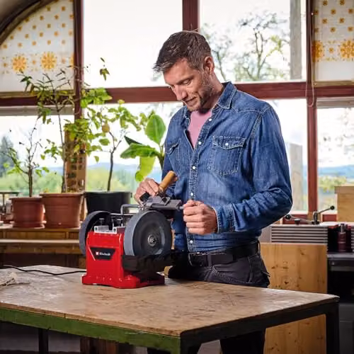 Einhell TC-WG 200 Wet Bench Grinder in Red and Black with 200 mm High Speed Wet-Stone Grinding Wheel and 180 mm Leather Honing Wheel – 2