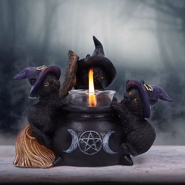 Nemesis Now Familiar Cauldron Black Cat Tealight Candle Holder, Black, Height: 12.5 cm