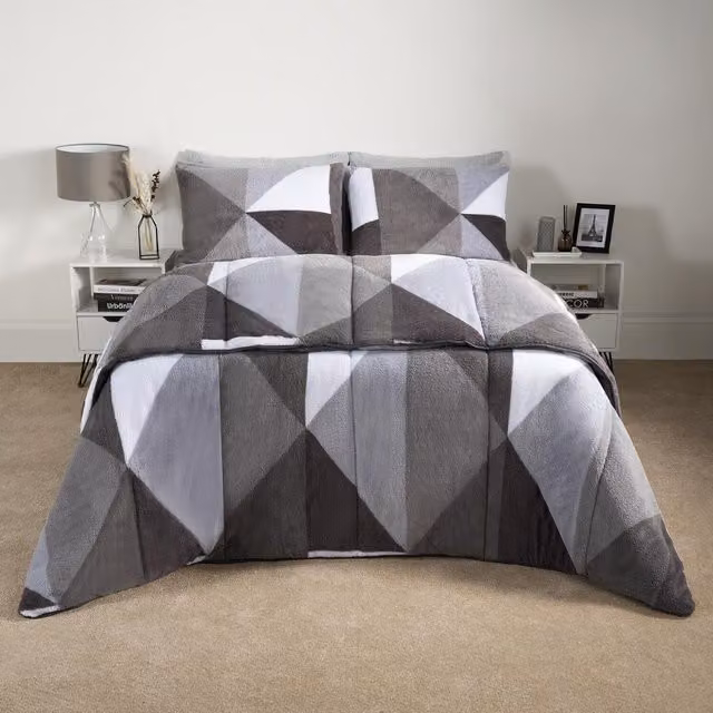 OHS Teddy Geo Coverless 10.5 Tog Duvet Set in Grey, Double