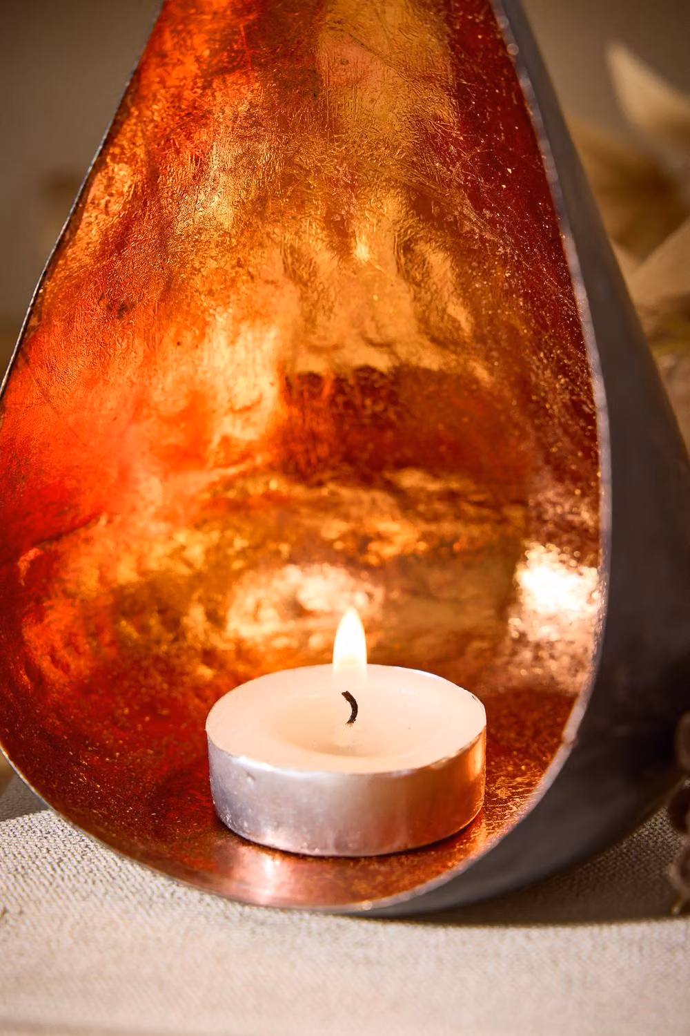 Dibor Set of 2 Metal Tealight Candle Holders in Bronze and Black for Christmas and Autumn Decor – 2