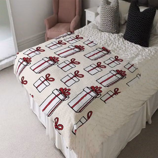 Benjamin Tate Design LTD Fluffy Plain Red and White Blanket for Adults