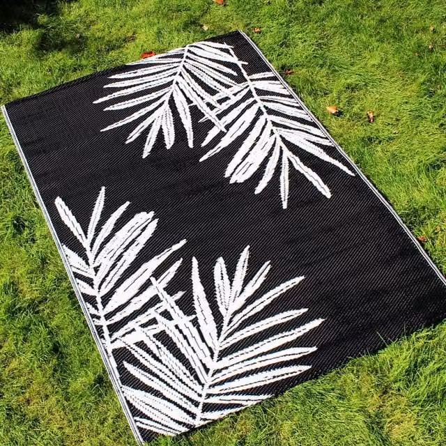Dreams & Drapes Tahiti UV Resistant Black Floral Outdoor Rug W: 120 cm, D: 170 cm – 1