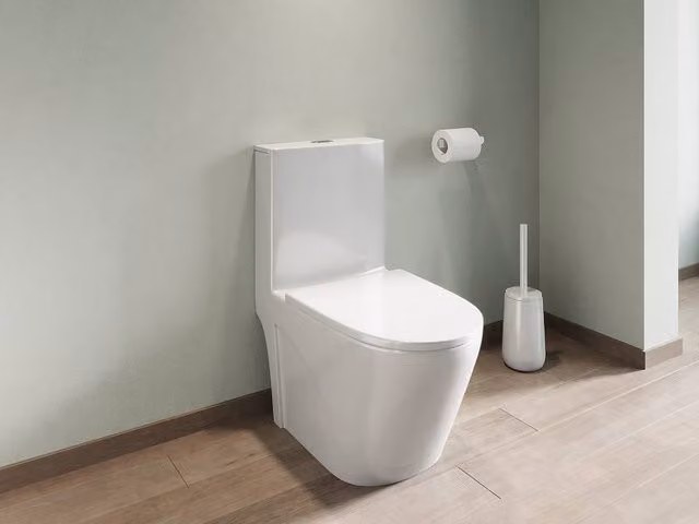 Vente-unique NAGILAM Gloss White Ceramic Floor-Standing WC with Soft-Close Seat and Horizontal Outlet, H: 78.5 cm, W: 69 cm, D: 35.3 cm