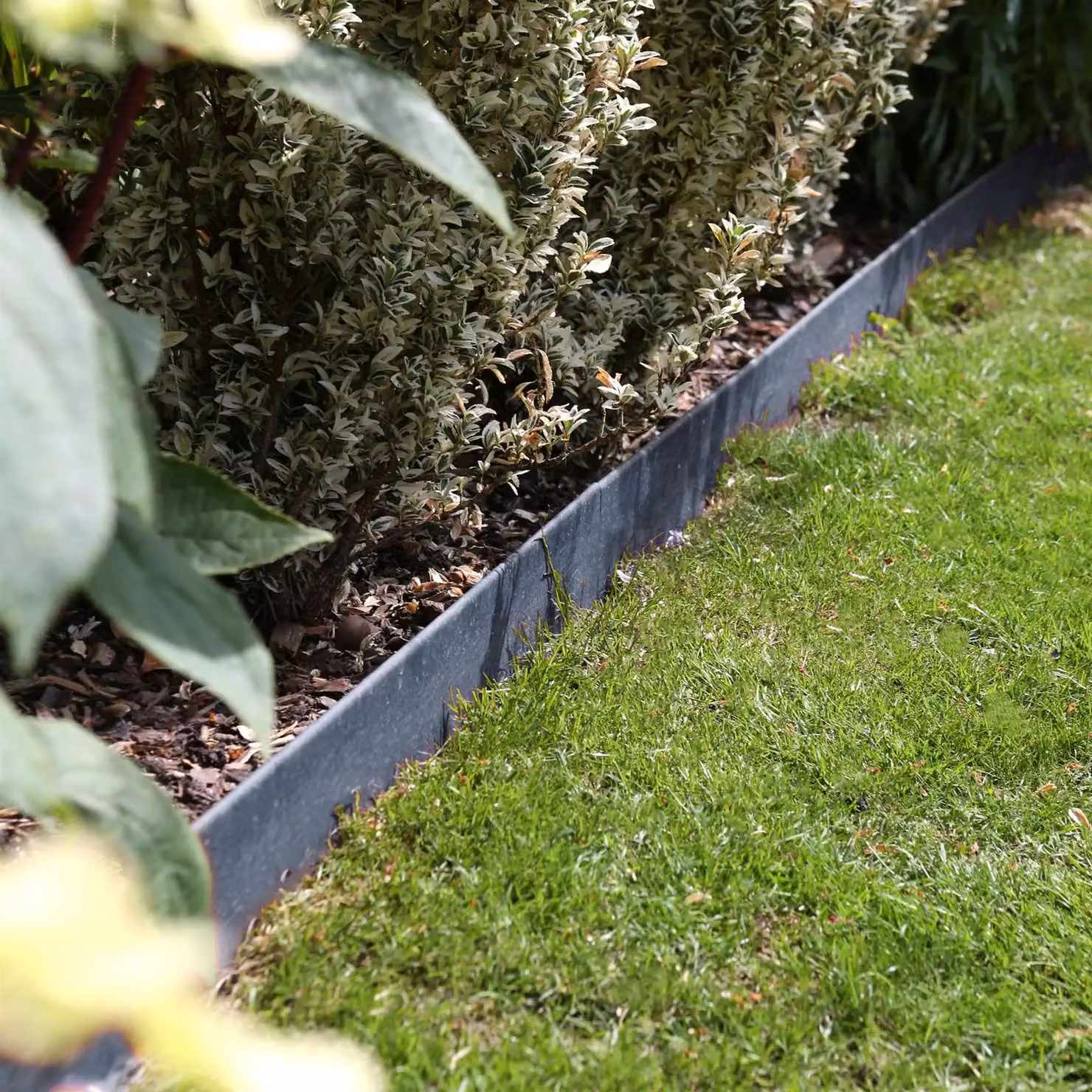 Harbour Housewares 5pc Galvanised Steel Lawn Edging Set in Grey – 5