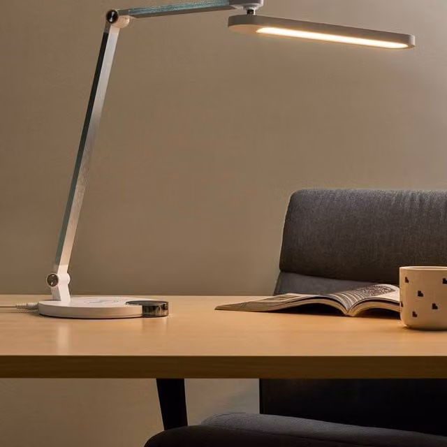 Wyld and Coco White Desk Lamp with Wireless Charger, 3 Colour Temperatures and Stepless Dimmer – 1