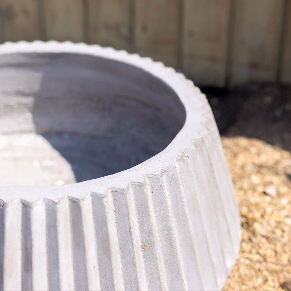 Primrose Textured Concrete Deep Ribbed Round Planter in Grey, Diameter: 25 cm, Height: 21 cm – 3