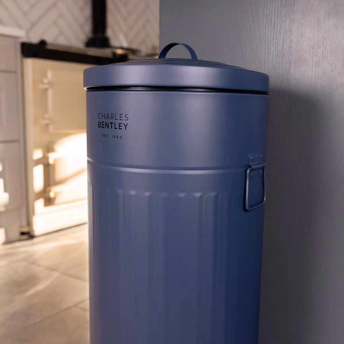 Charles Bentley 30L Retro Steel Pedal Bin with Removable Inner Bucket in Dark Blue – 2
