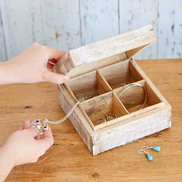 Paper High Antique White Leaf Mango Wood Jewellery Box, W/D/H: 17.5 x 17.5 x 9.5 cm