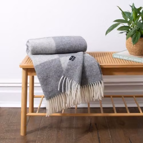 Simply Sheepskin Grey Checkerboard Jacquard Woven New Zealand Wool Blanket, W: 140 cm, L: 200 cm – 3
