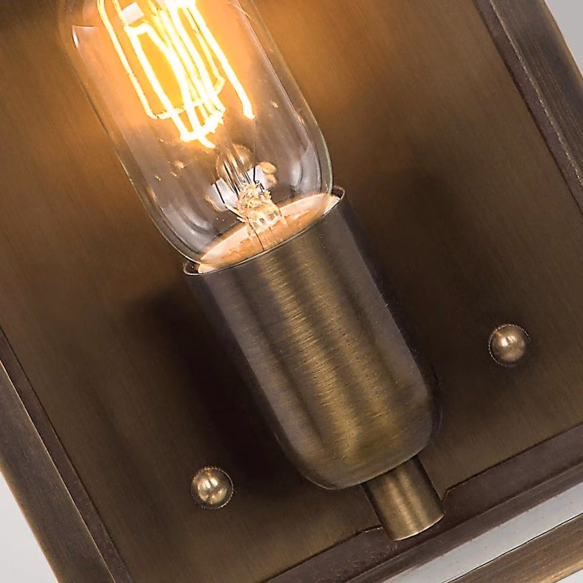 Netlighting Victoria Single Light Outdoor Wall Lantern in Yellow Solid Brass with IP44 Rating and E27 Socket – 3