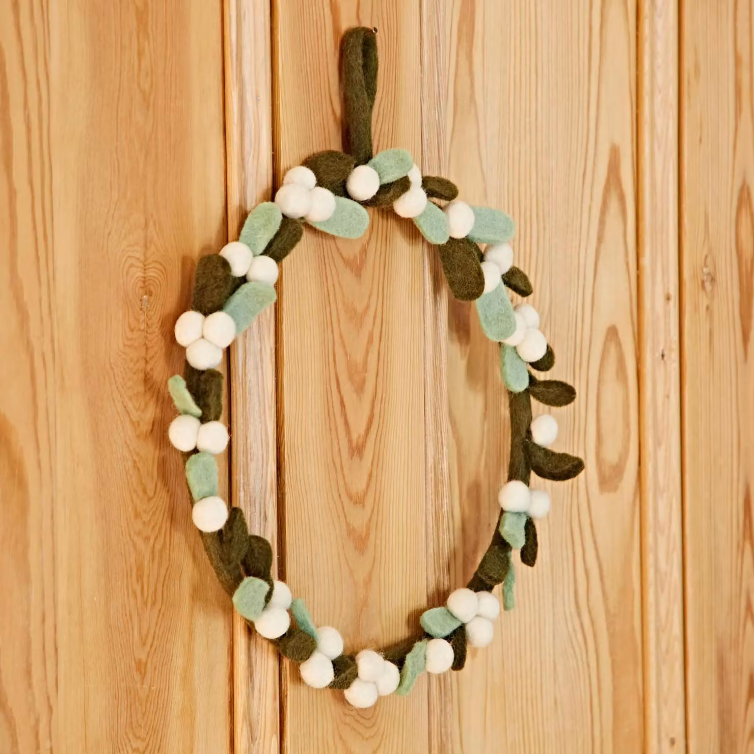 Paper High Mistletoe Christmas Wreath in Green and White, Diameter: 26 cm – 2