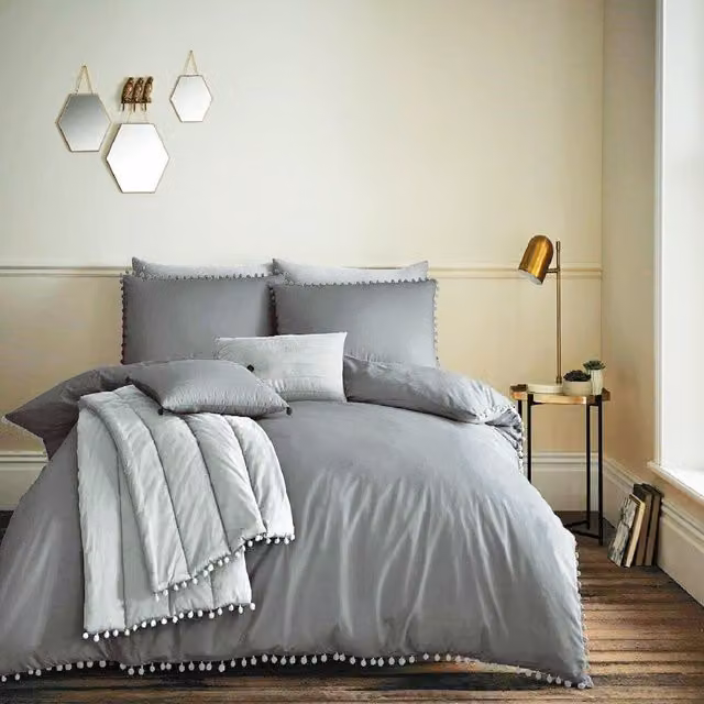 Smart Living Premium Polycotton Pom Pom Duvet Cover and Pillowcases in Grey, King Size (Duvet Cover: 180 x 200 cm, Pillowcases: 50 x 75 cm)