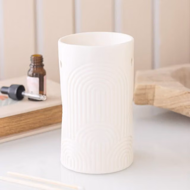 Something Different Wholesale Ceramic Embossed Arch Tealight Oil Burner and Wax Warmer in Beige and White