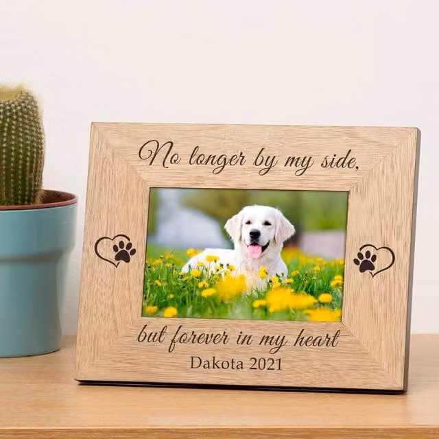 Uniqueful Personalised No Longer by My Side Pet Memory Wood Picture Frame, Brown, W/H: 17.78 x 12.7 cm