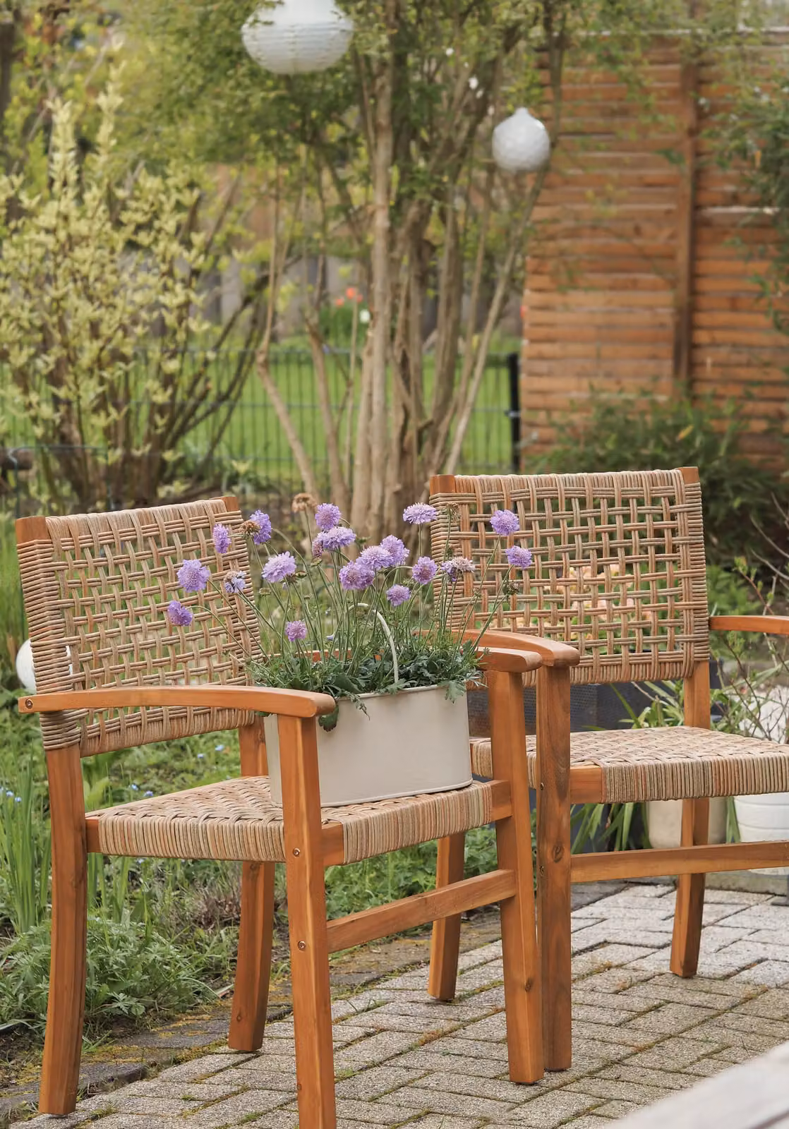 Nordlys Set of 2 Modern Brown Acacia Wood and Rope Garden Chairs – 2