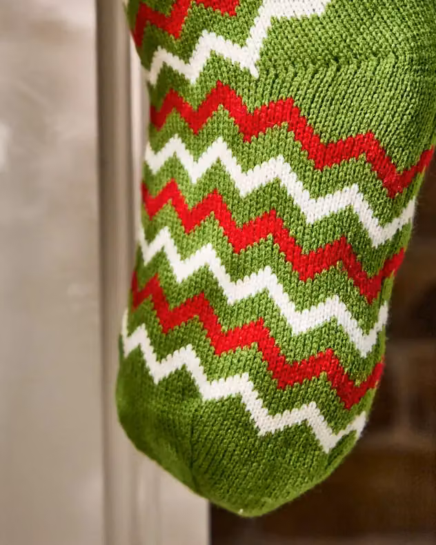 Dibor Set of 4 Traditional Festive Zig Zag Knitted Christmas Stockings in Red, Green, White and Multicolour – 3
