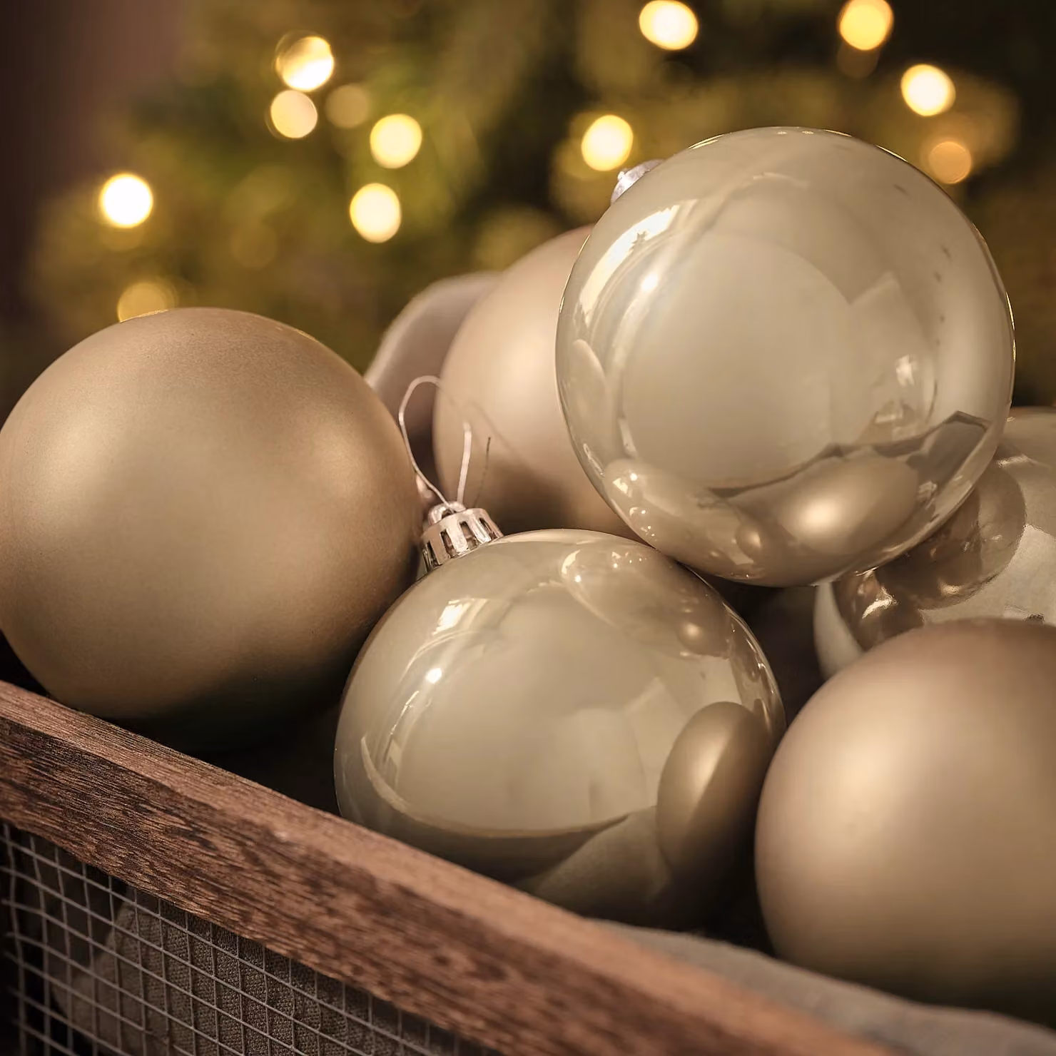 Set of 6 Large Bronze Glass Christmas Tree Baubles by Lights4fun.co.uk