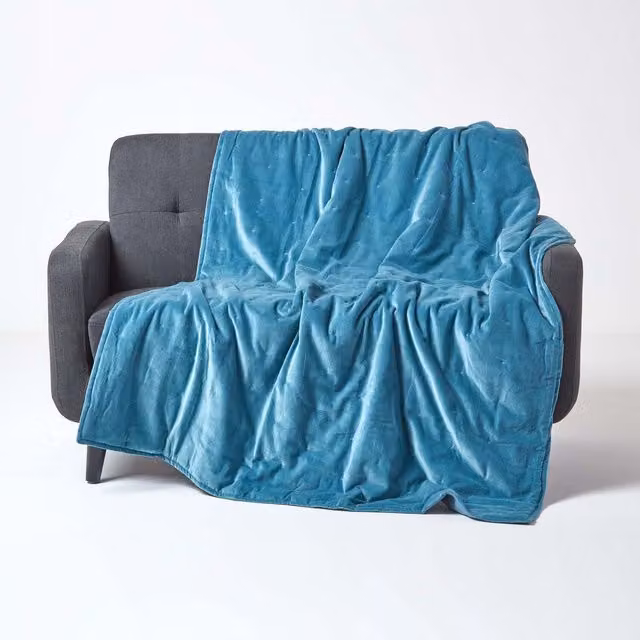 Homescapes Quilted Velvet Throw in Blue, W: 150 cm