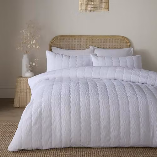 Serene Crinkle Wave White Jacquard Polyester Duvet Cover Set Single, Includes 1 Duvet Cover (140 x 200 cm) and 1 Pillowcase (90 x 200 cm)