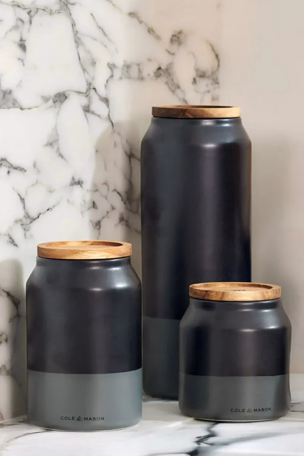 Cole & Mason Hinxton Large Airtight Ceramic Storage Jar with Wooden Lid in Black – 4