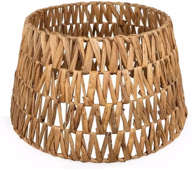 Madison & Mayfair Round Rattan Christmas Tree Skirt in Brown