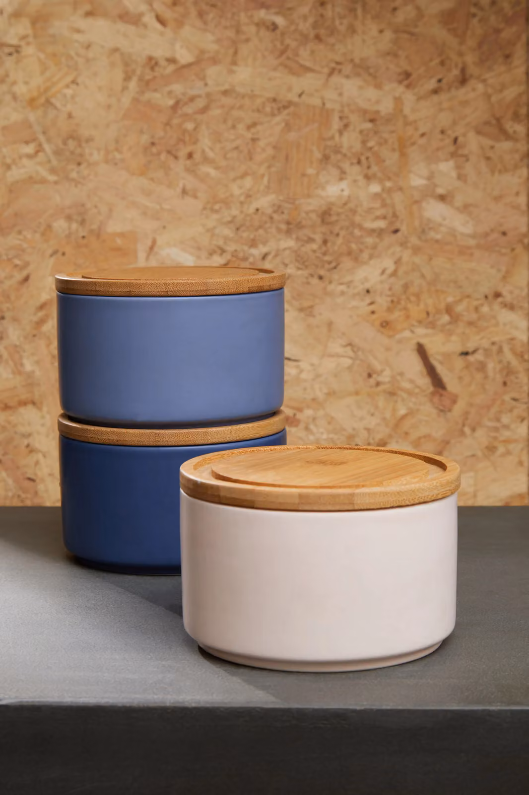 Premier Housewares Fenwick Set of 3 Stackable and Airtight Ceramic Storage Canisters in Blue and Pink – 4