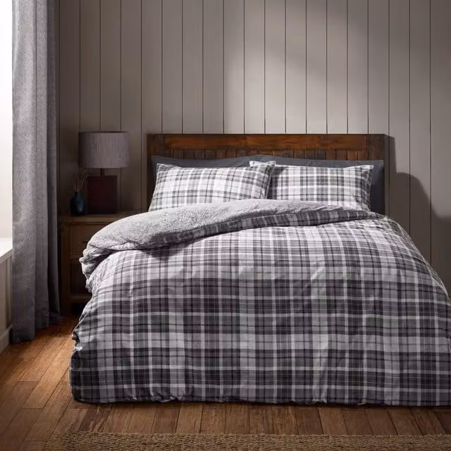 Catherine Lansfield Cosy Sherpa Checked Reversible Duvet Cover Bedding Set in Grey