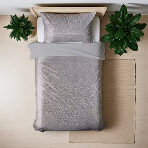 Sleepdown Silver Geometric Lurex Jacquard Duvet Cover and Pillowcase Set, Single, W: 135 cm, L: 200 cm – 2