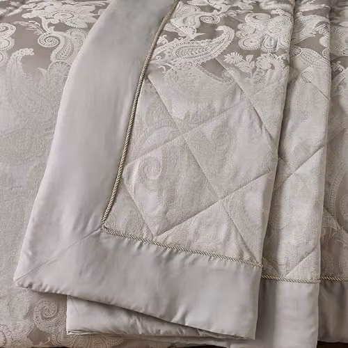 Catherine Lansfield Opulent Jacquard Quilted Bedspread in Gold, W/D/H: 240 x 260 cm – 1