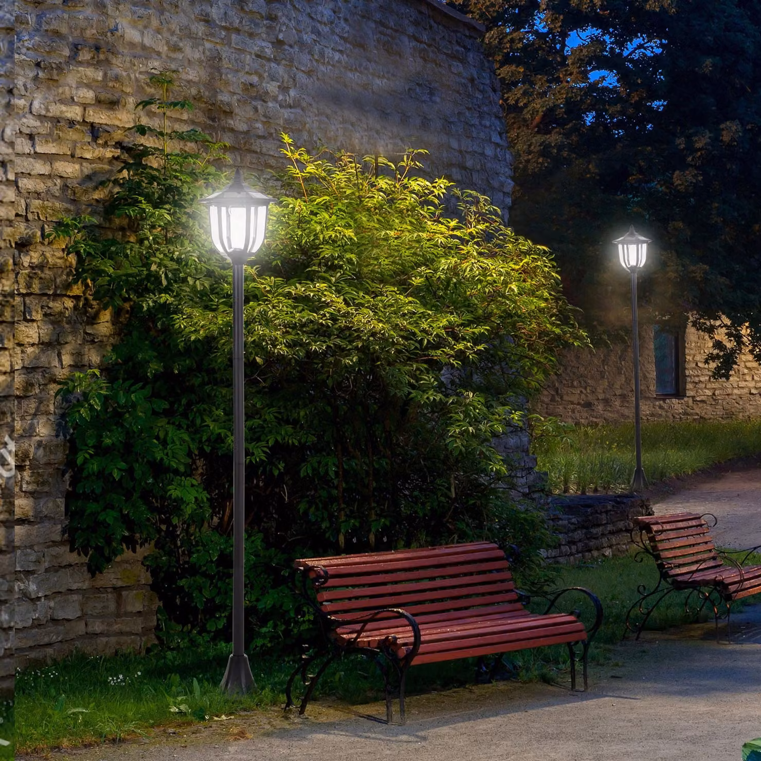 Outsunny Black Solar LED Garden Lamp Post with Dusk Sensor and Ground Spike, Height: 177 cm – 2