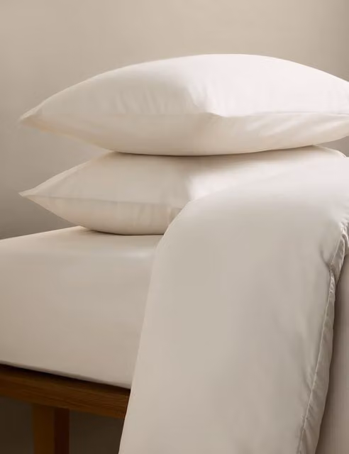 M&S Single 3 ft Non Iron Cotton Blend Bedding Set with Pillowcase in Cream/Beige/White