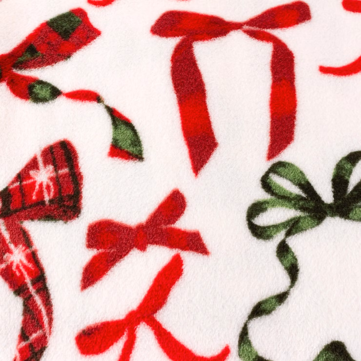 Riva Home Festive Bows Printed Fleece Throw in White, Red and Green, W: 140 cm, D: 180 cm – 3