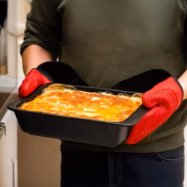 MasterClass Seamless Non-Slip Silicone Double Oven Glove in Red