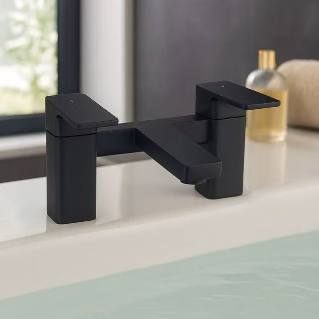 Bathroom Kingdom Quadrado Matt Black Square Bath Filler Tap