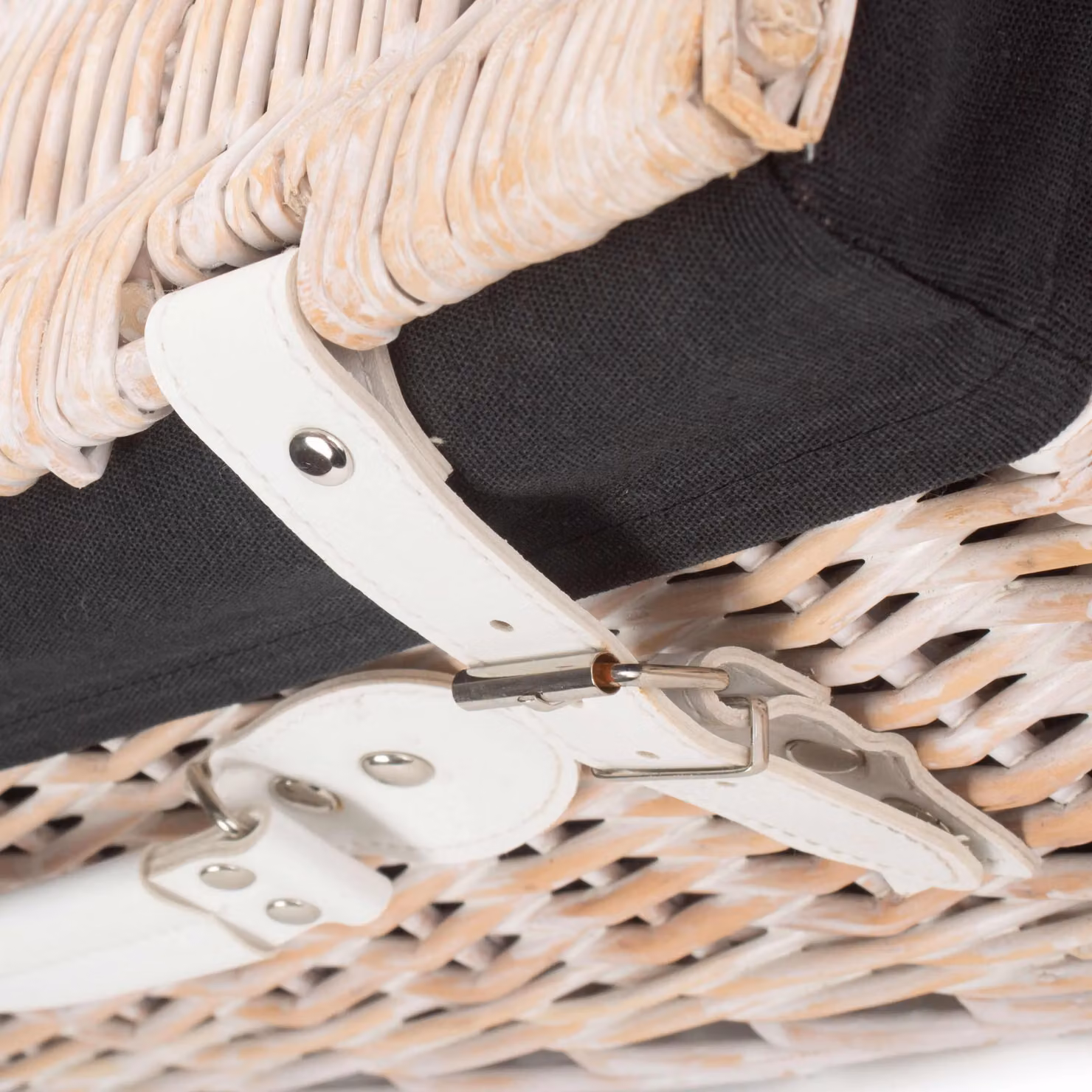 Red Wicker Picnic Basket with White Exterior and Black Cotton Lining, 45 cm – 3